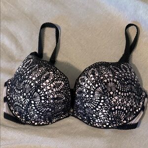 Victoria’s Secret Black Lace Overlay Bra, Sz 34D